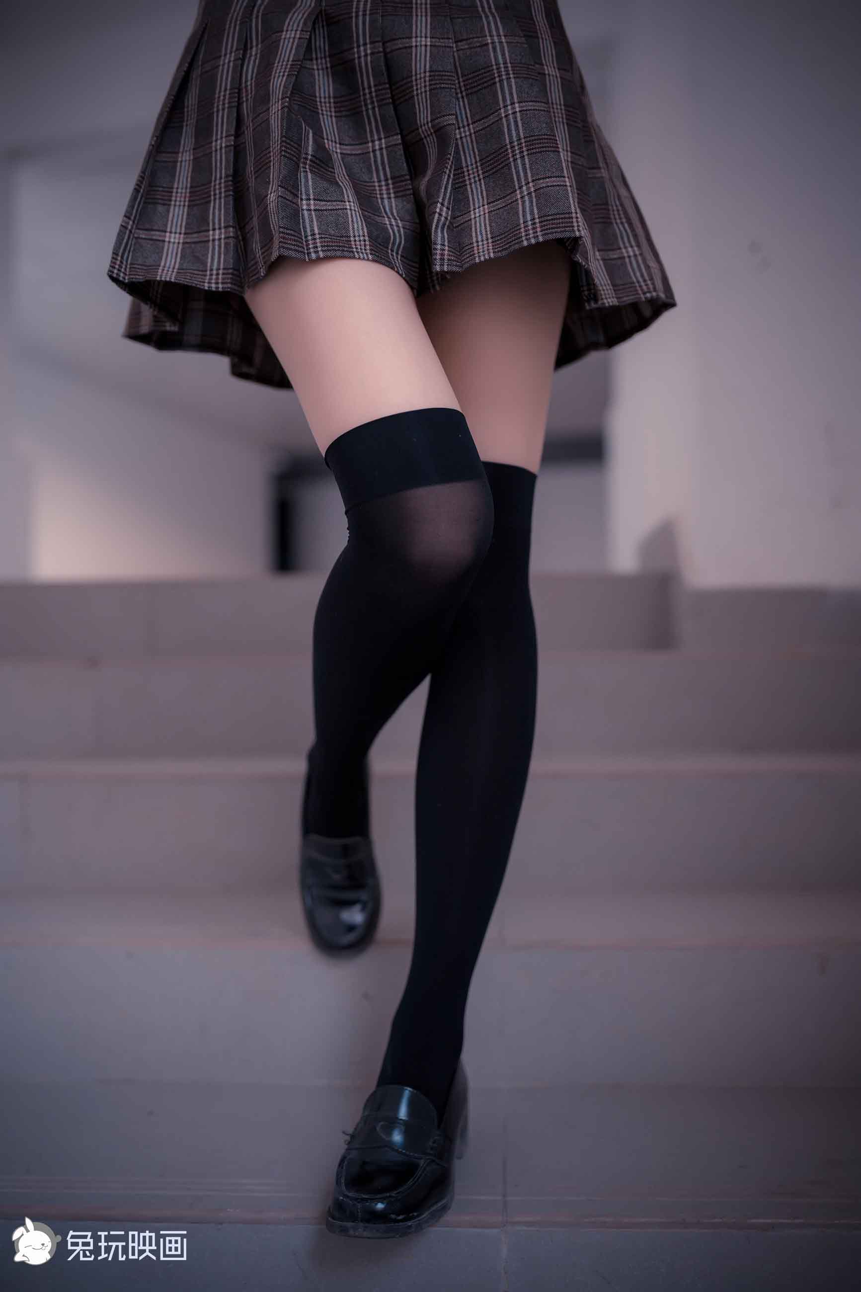 [兔玩映画]B87.008制服裙的绝对领域插图3